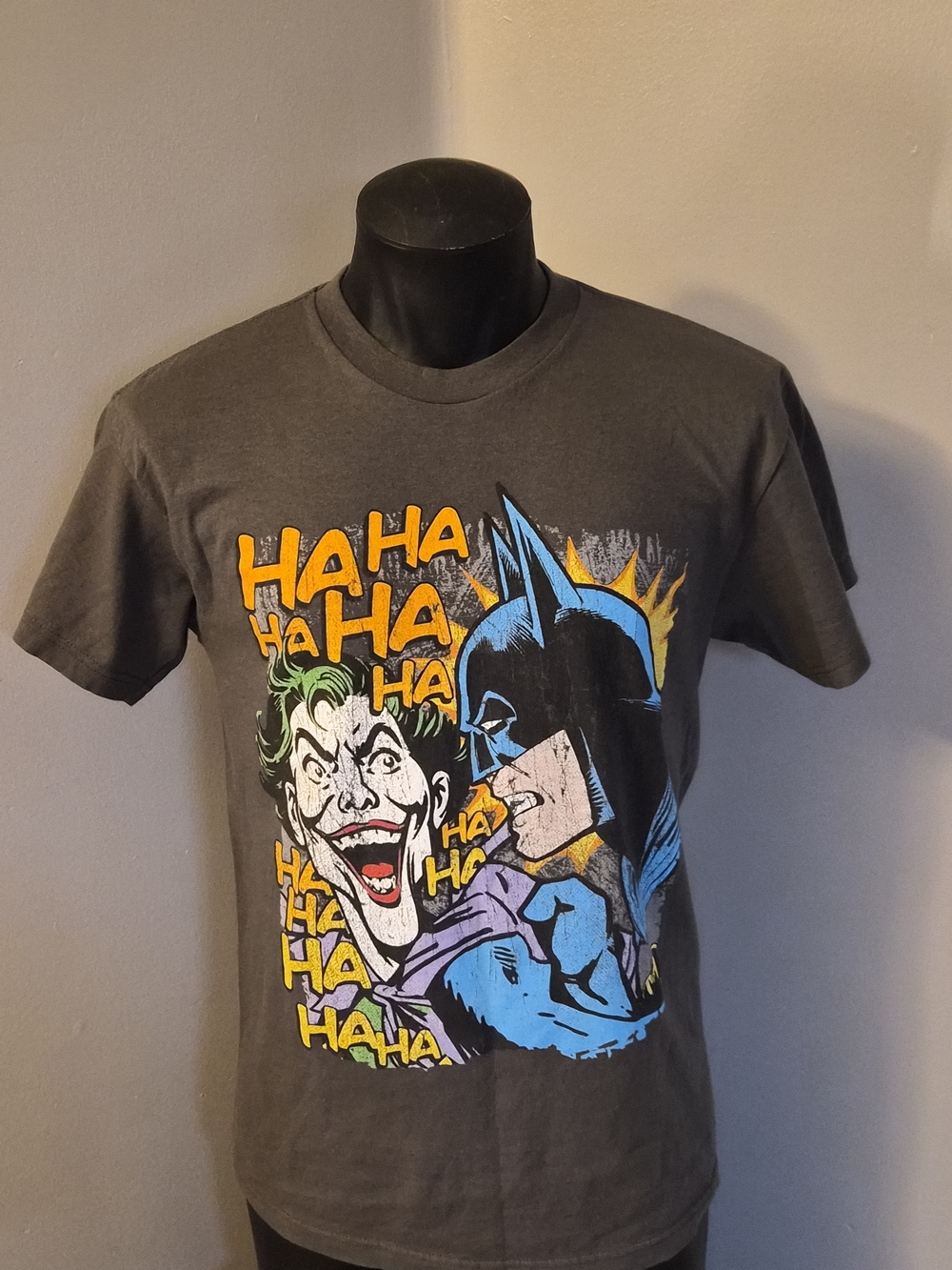 DC Comics Batman vs Joker Graphic T-Shirt – Charcoal Grey – Size M